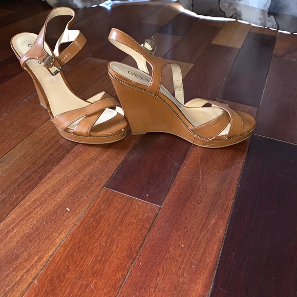 Guess tan/leather wedgeheel sandal zipper detail 9 - Picture 6 of 6